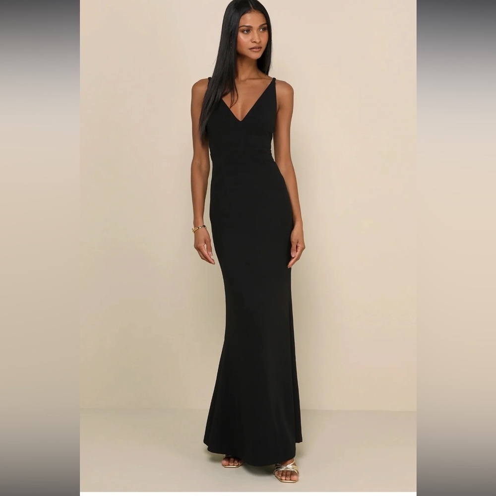 LULU’s Black long mermaid style dress size Xs